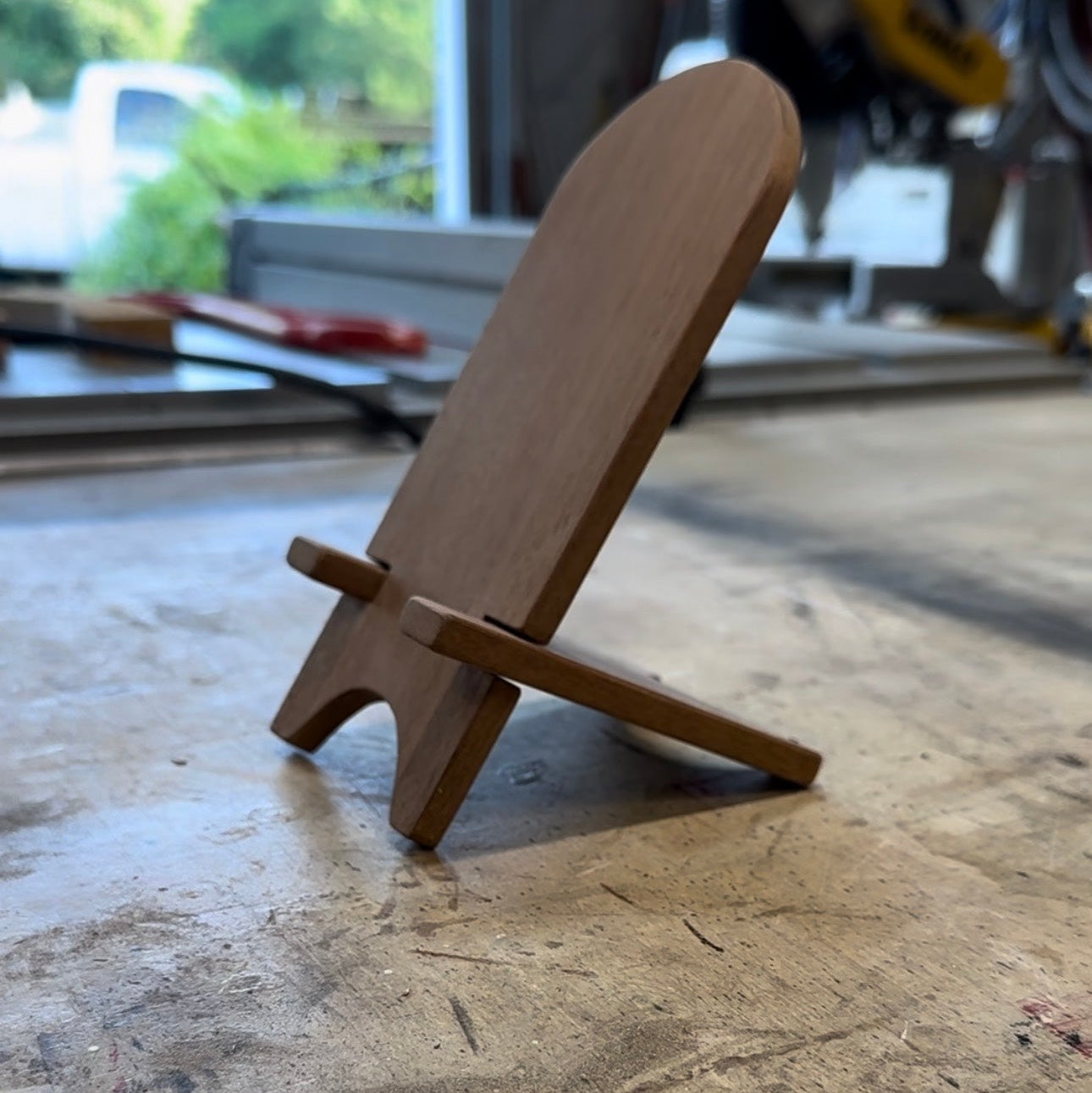 Custom Handmade Wooden Phone Stand – Fits All Modern Phones